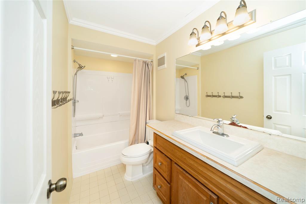 7806 Circle Boulevard, West Bloomfield, MI 48323 — Photo 15