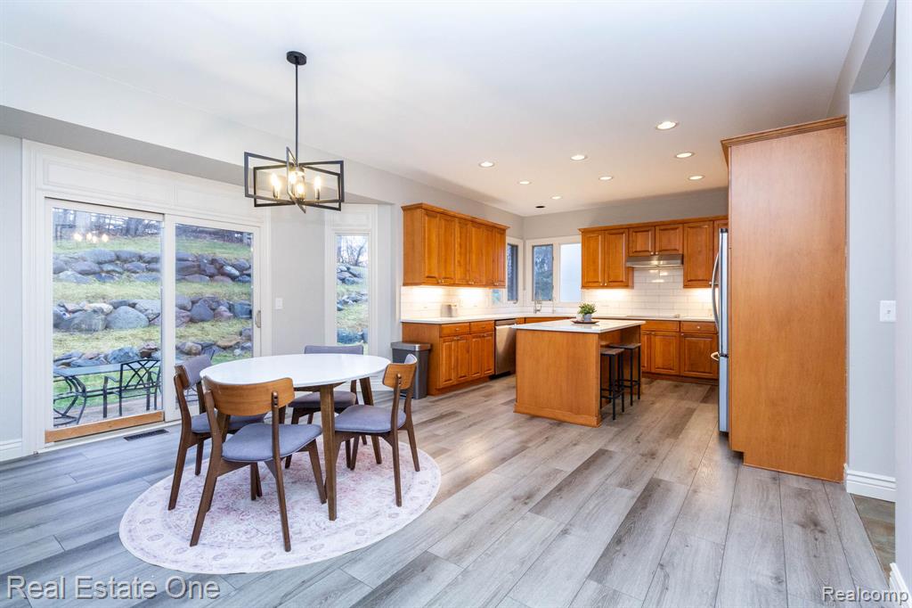 6536 Chatham Circle, Rochester Hills, MI 48306 — Photo 10