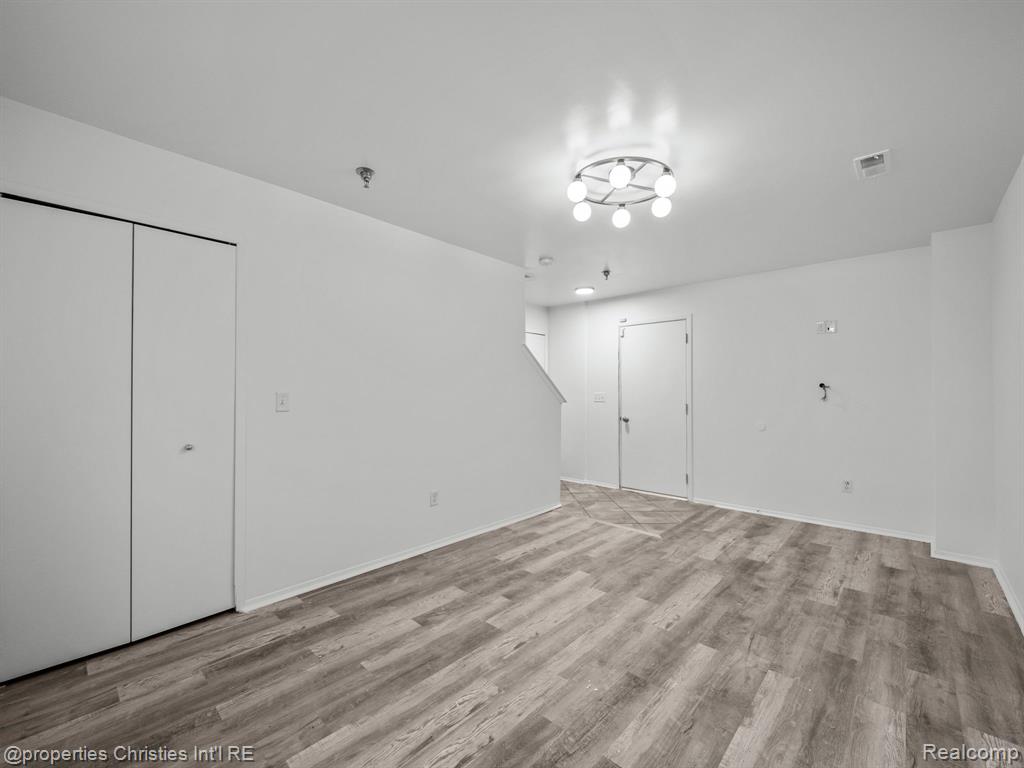 23206 CORNERSTONE VILLAGE Drive, Southfield, MI 48075 — Photo 21