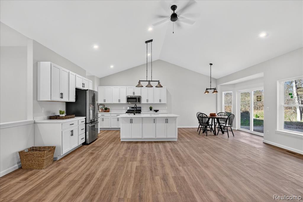 7460 Village Court, Davisburg, MI 48350 — Photo 13