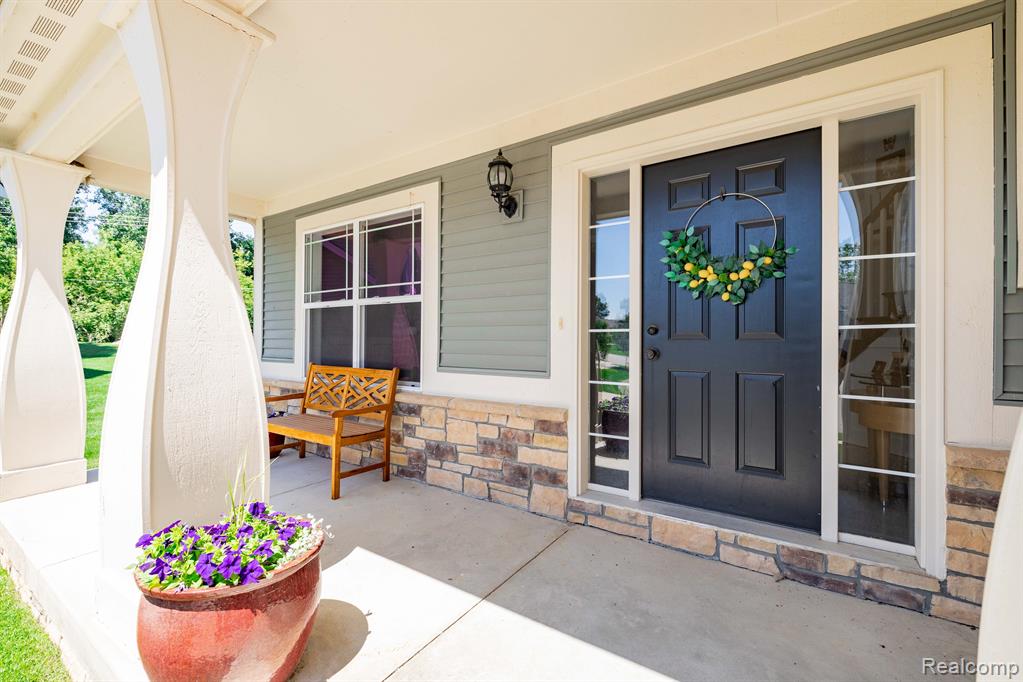 299 NAPA VALLEY Drive, Milford, MI 48381 — Photo 5
