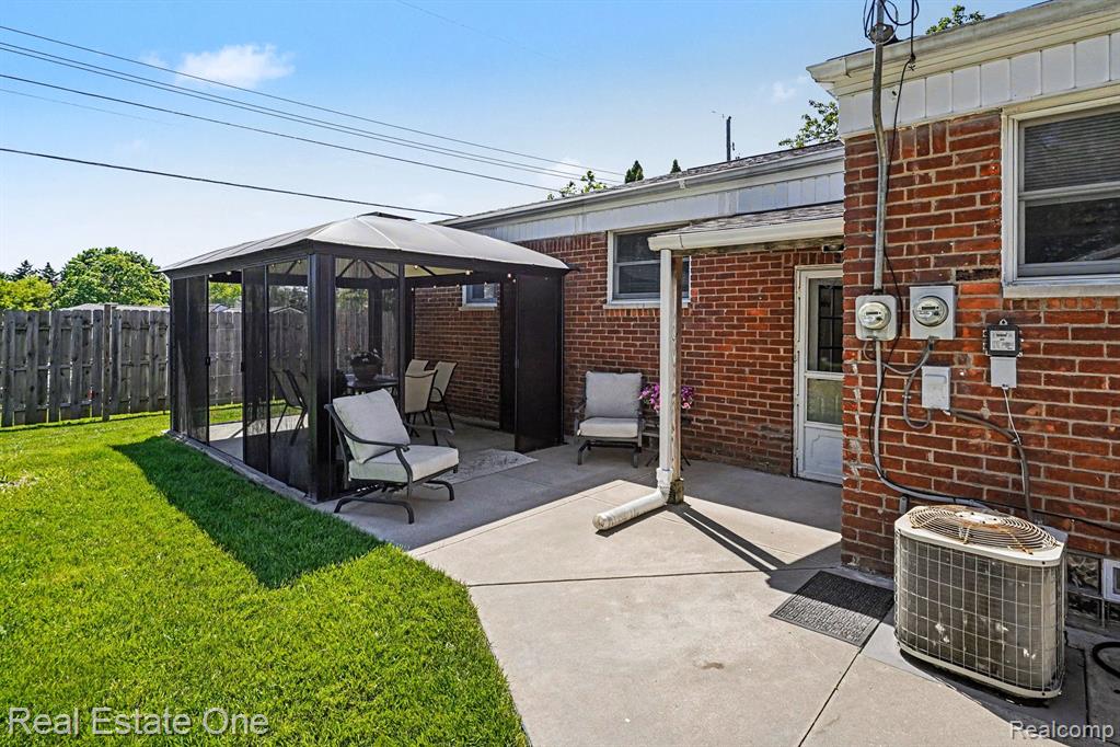 769 Manordale Court, Milford, MI 48381 — Photo 25