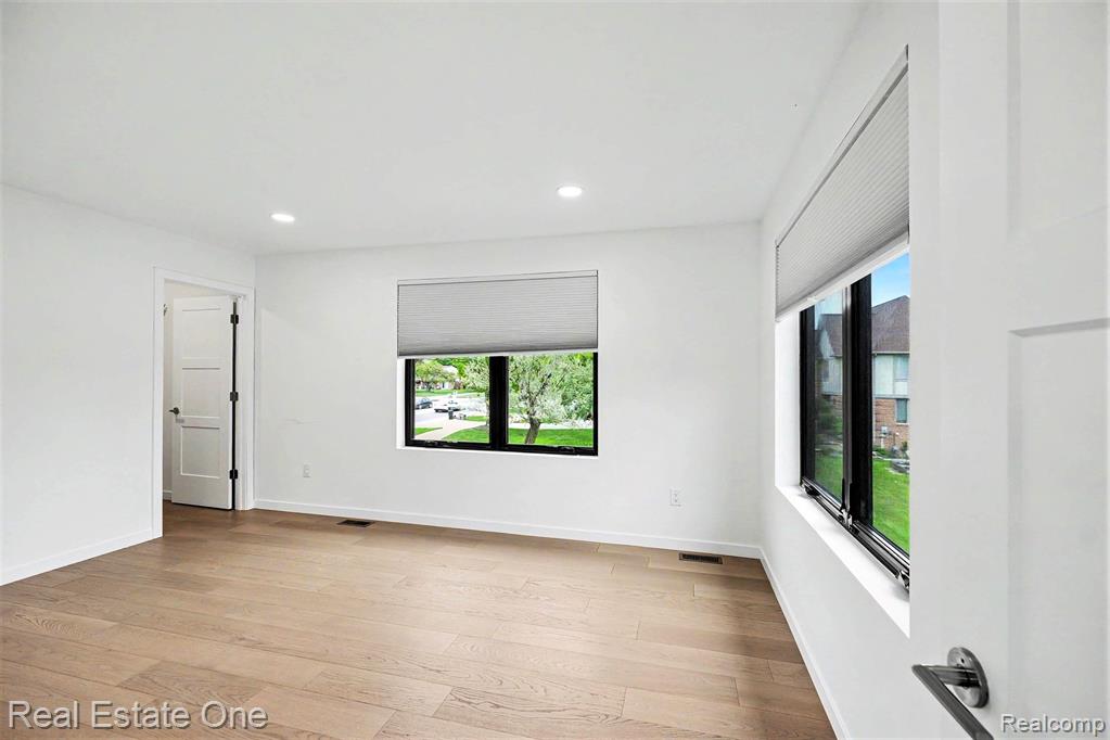 6480 John R Road, Troy, MI 48085 — Photo 15