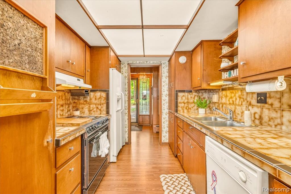13020 Edgedale Street, Belleville, MI 48111 — Photo 47