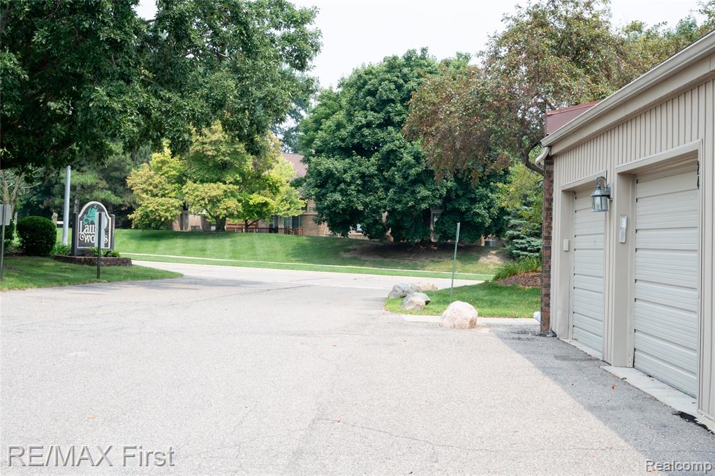 17865 University Park Drive, Livonia, MI 48152 — Photo 11