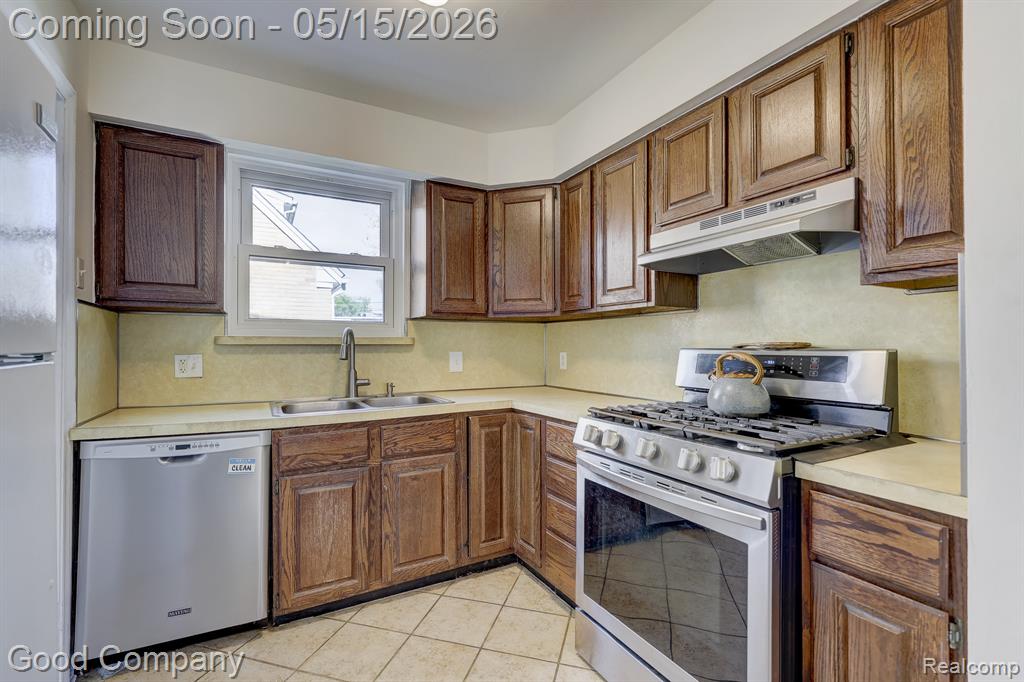 14220 Lincoln Street, Oak Park, MI 48237 — Photo 12