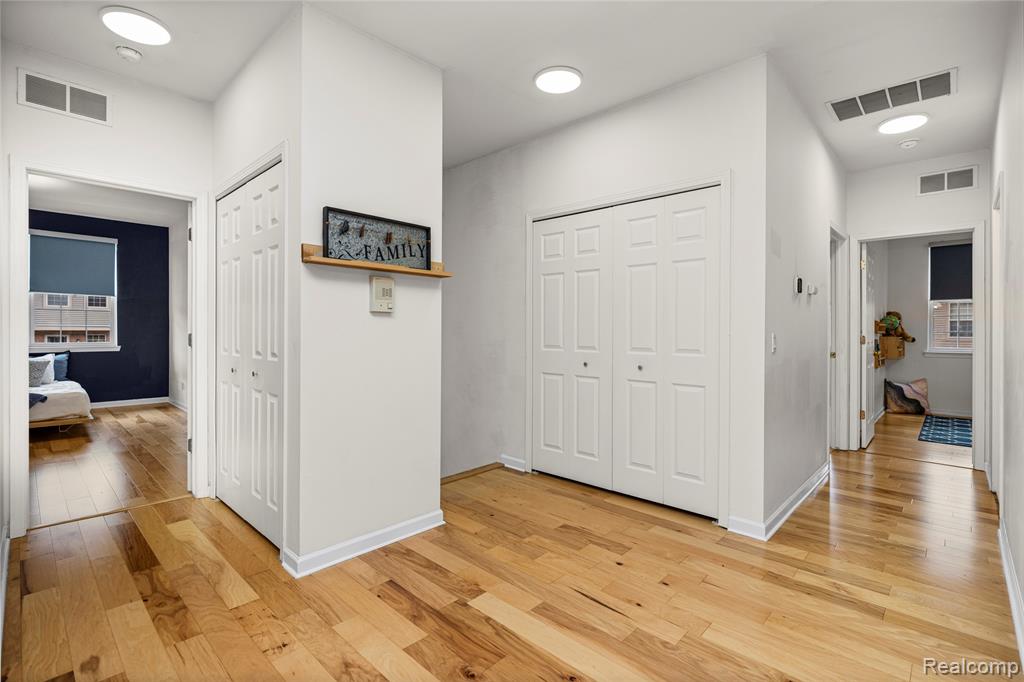 56635 Longhorn Drive, Shelby Twp, MI 48316 — Photo 9