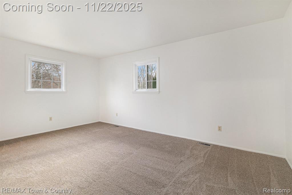 538 Autumn Drive, Flushing, MI 48433 — Photo 15