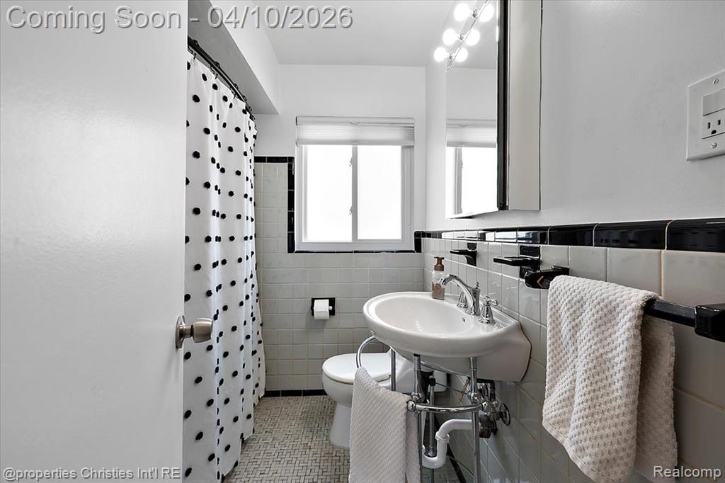 8441 Northfield Boulevard, Oak Park, MI 48237 — Photo 21