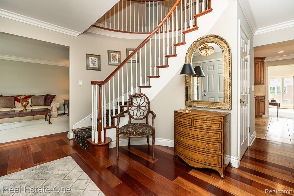 6595 Edith Court, Troy, MI 48085 — Photo 12