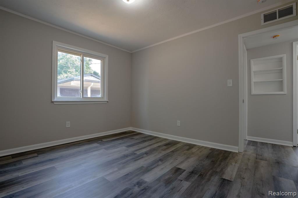39588 Chart Street, Harrison Township, MI — Photo 15