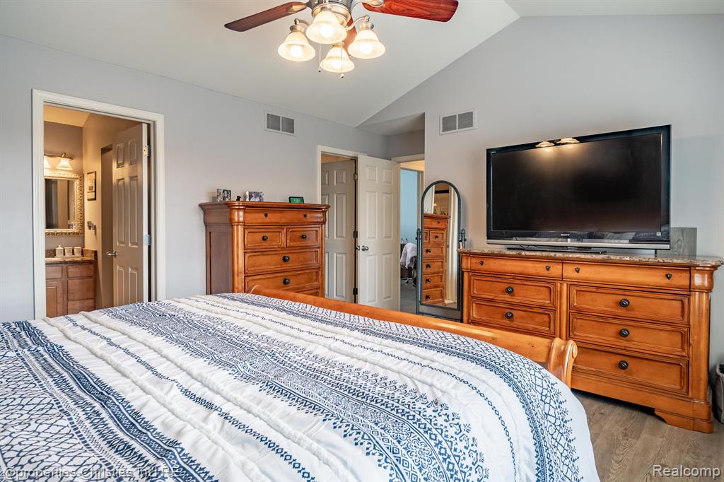 5946 OAK BEND Court, Howell, MI 48843 — Photo 29