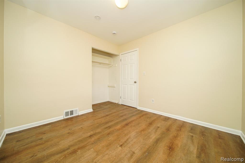 4620 DUDLEY Street, Dearborn Heights, MI 48125 — Photo 39