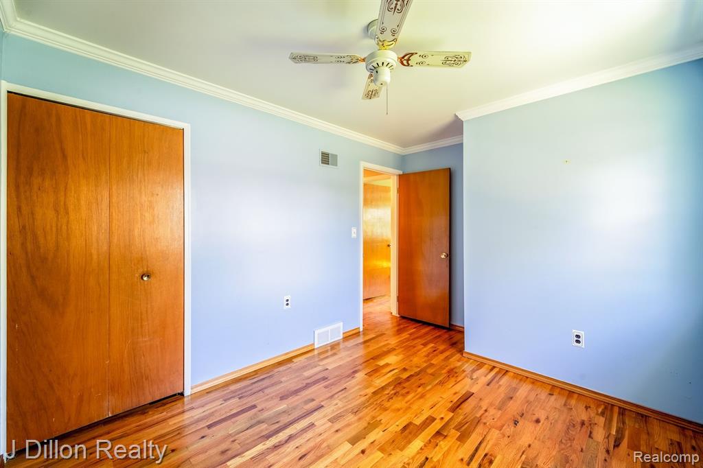 9121 TAVISTOCK Drive, Plymouth, MI 48170 — Photo 35