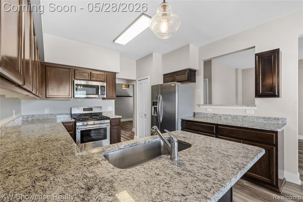 24871 Valleywood Drive, 47, South Lyon, MI 48178 — Photo 12