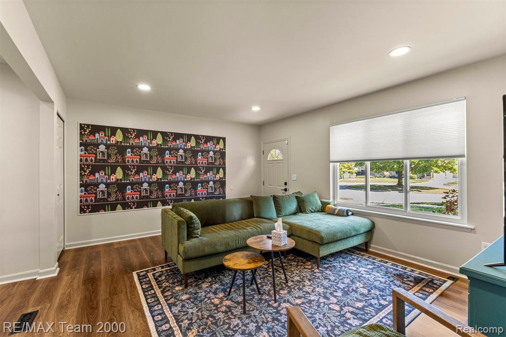 7085 London Court, Canton, MI 48187 — Photo 5