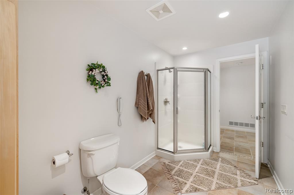 4230 Mill Lake Road, Lake Orion, MI — Photo 71