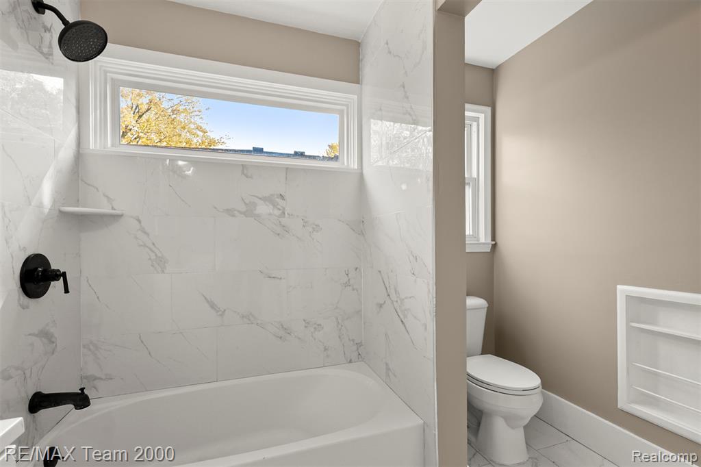 20602 Kenmore Avenue, Harper Woods, MI 48225 — Photo 13