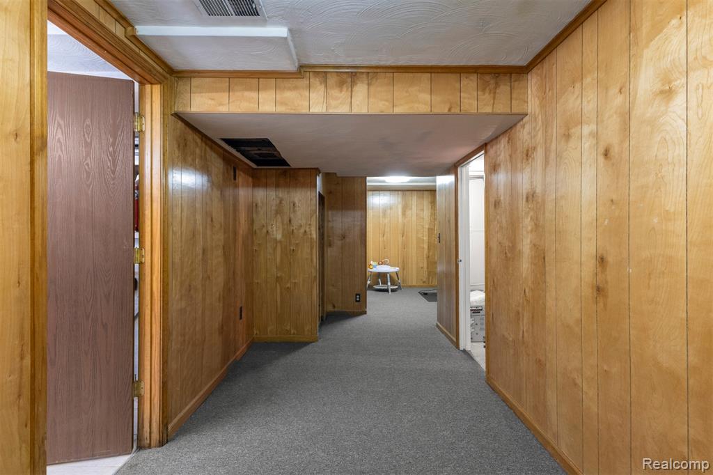 3011 Lindenwood Drive, Dearborn, MI 48120 — Photo 30