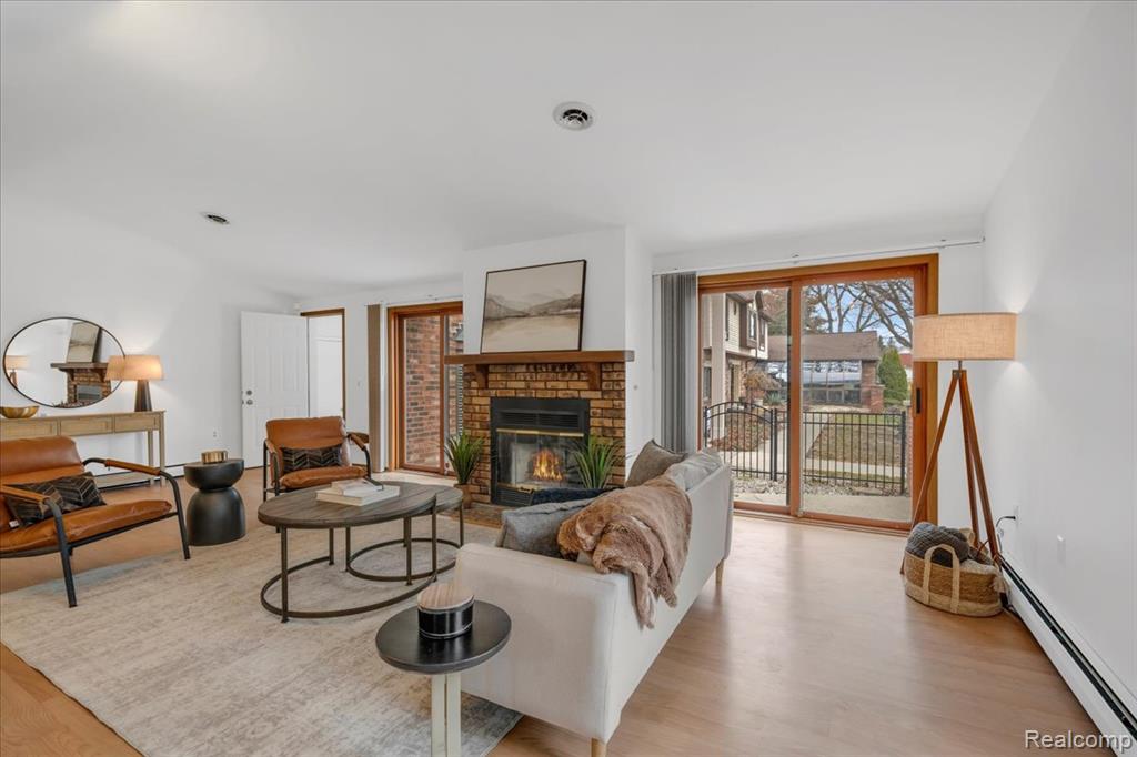 955 Woodlane Drive, 9, Rochester Hills, MI 48307 — Photo 8
