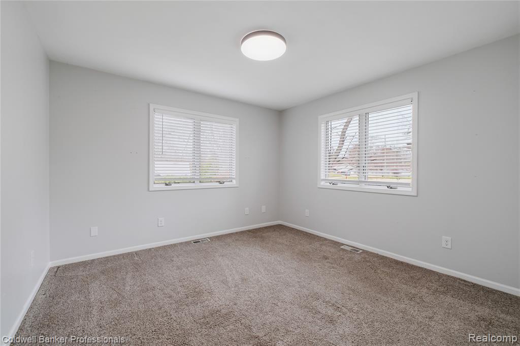 4015 Green Lake Road, West Bloomfield, MI 48324 — Photo 20