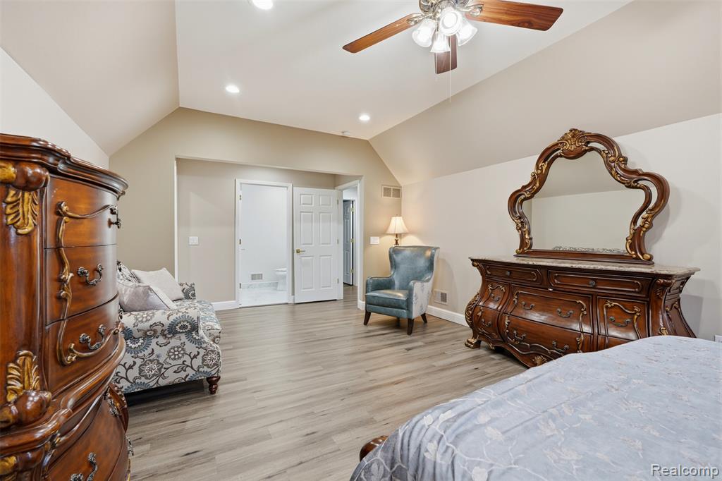 4212 April Lane, Sterling Heights, MI 48310 — Photo 33