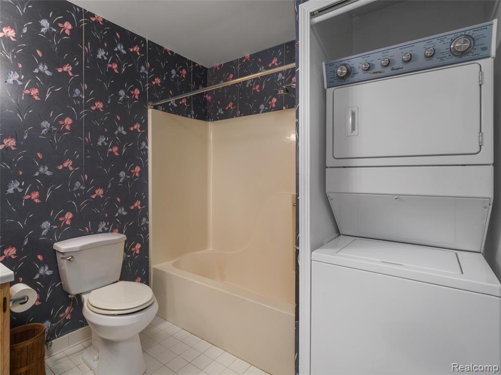 1127 S Lake Drive, 206, Novi, MI 48377 — Photo 10