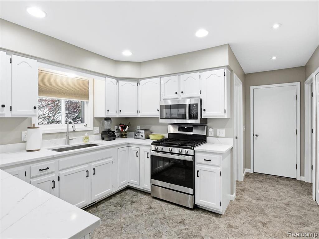 3188 Fanone Drive, Port Huron, MI 48060 — Photo 15