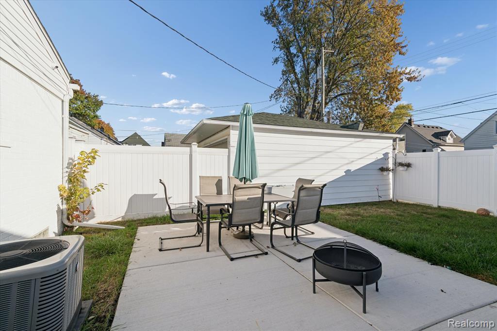 901 Cora Street, Wyandotte, MI 48192 — Photo 35