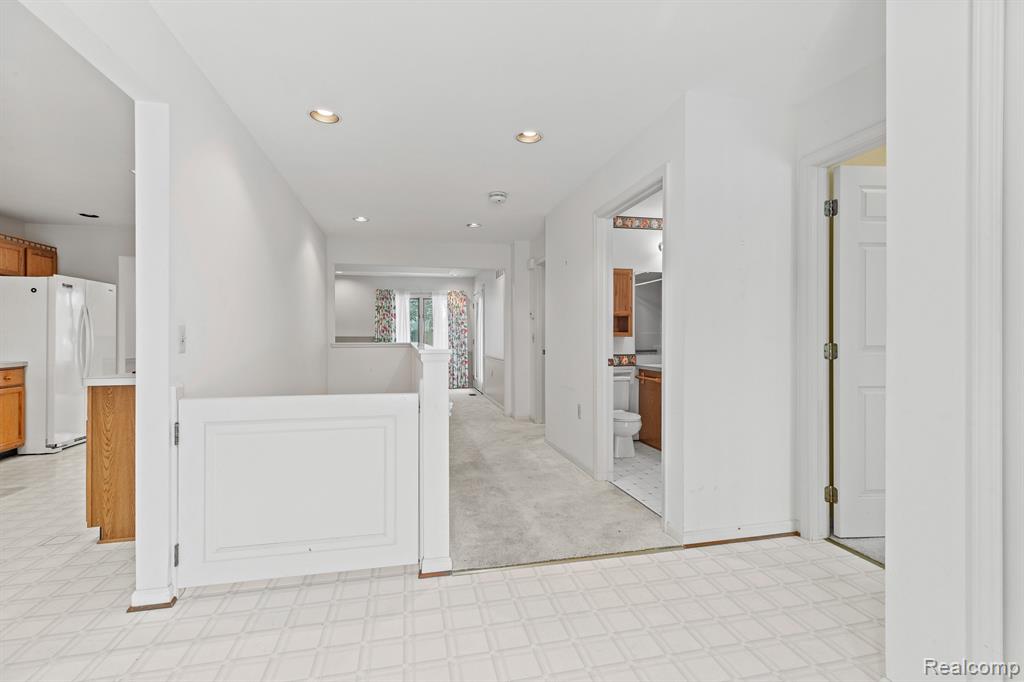 21256 SYCAMORE Court, 77, Farmington Hills, MI 48336 — Photo 4