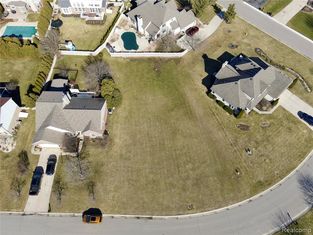 827 Carrington Boulevard, Monroe, MI 48161 — front exterior