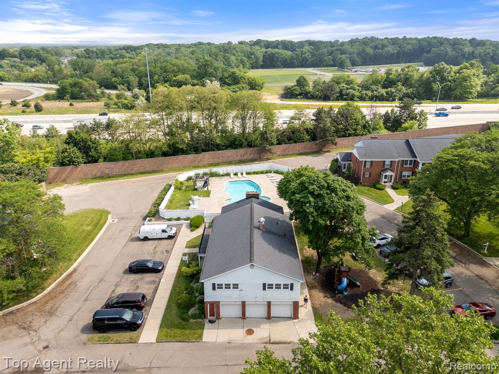 27557 W Echo Valley, 153, Farmington Hills, MI 48334 — Photo 37