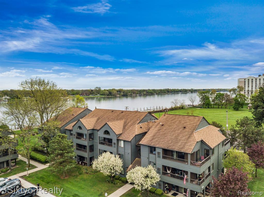 2465 RIVERSIDE Drive, 312, Trenton, MI 48183 — Photo 31