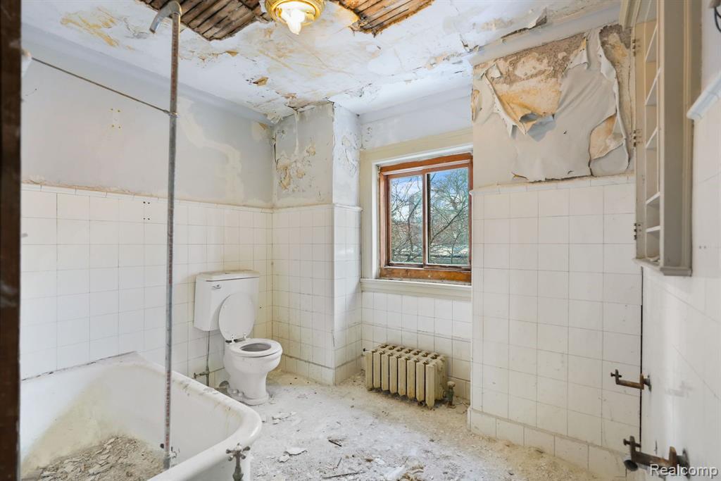 649 VAN DYKE Street, Detroit, MI 48214 — Photo 37