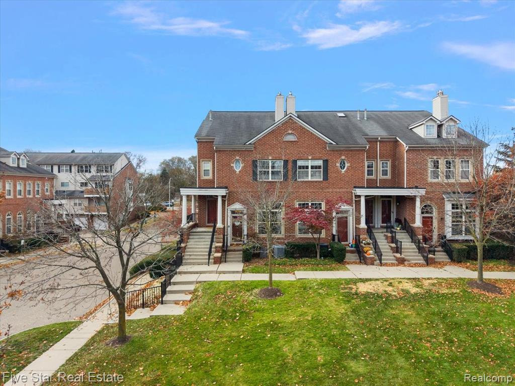 16924 Farmington Road, 93, Livonia, MI 48154 — Photo 5