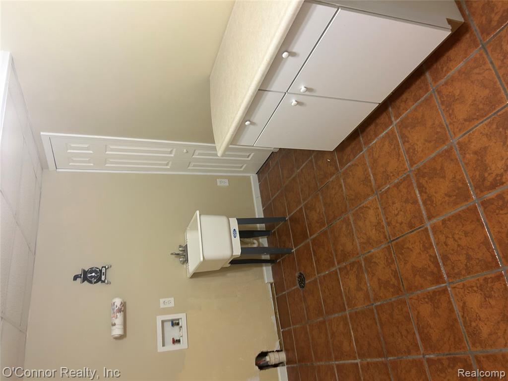 830 Crystal Lane, Marysville, MI 48040 — Photo 22