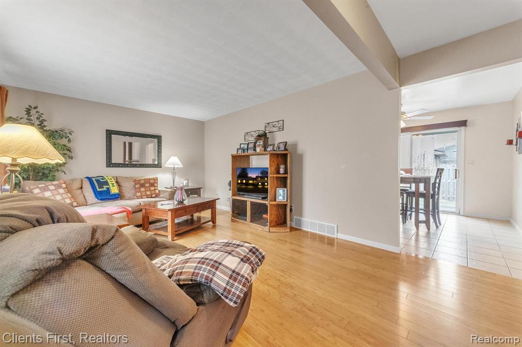 700 TOLL Street, Monroe, MI 48162 — Photo 4