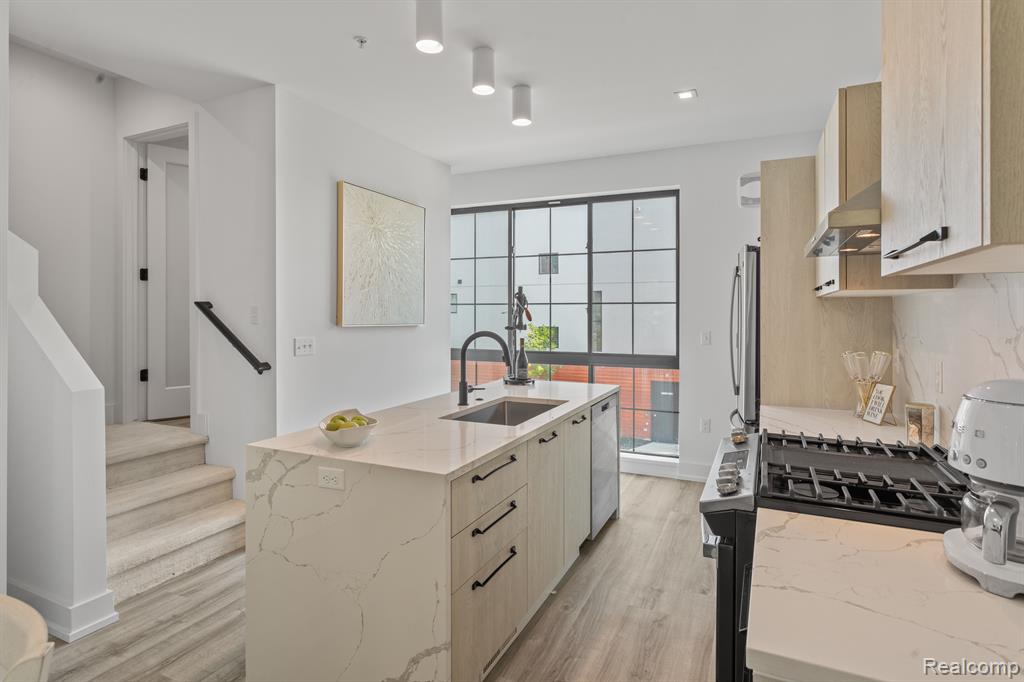 533 E Harrison Avenue, 1, Royal Oak, MI 48067 — Photo 13