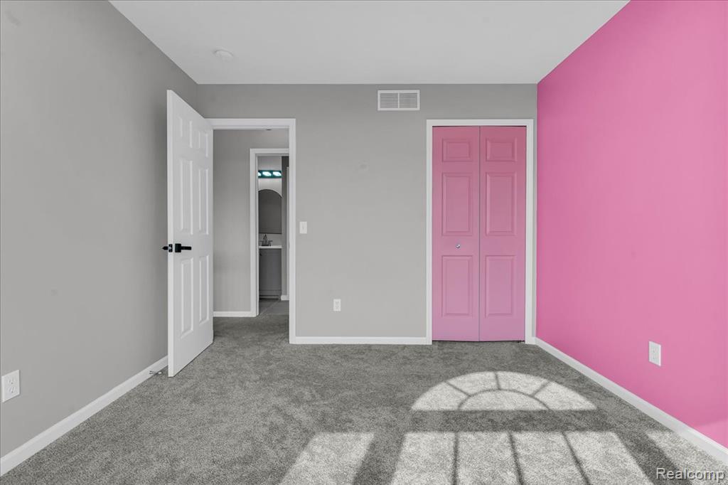 8327 Parkside Drive, Grand Blanc, MI 48439 — Photo 29