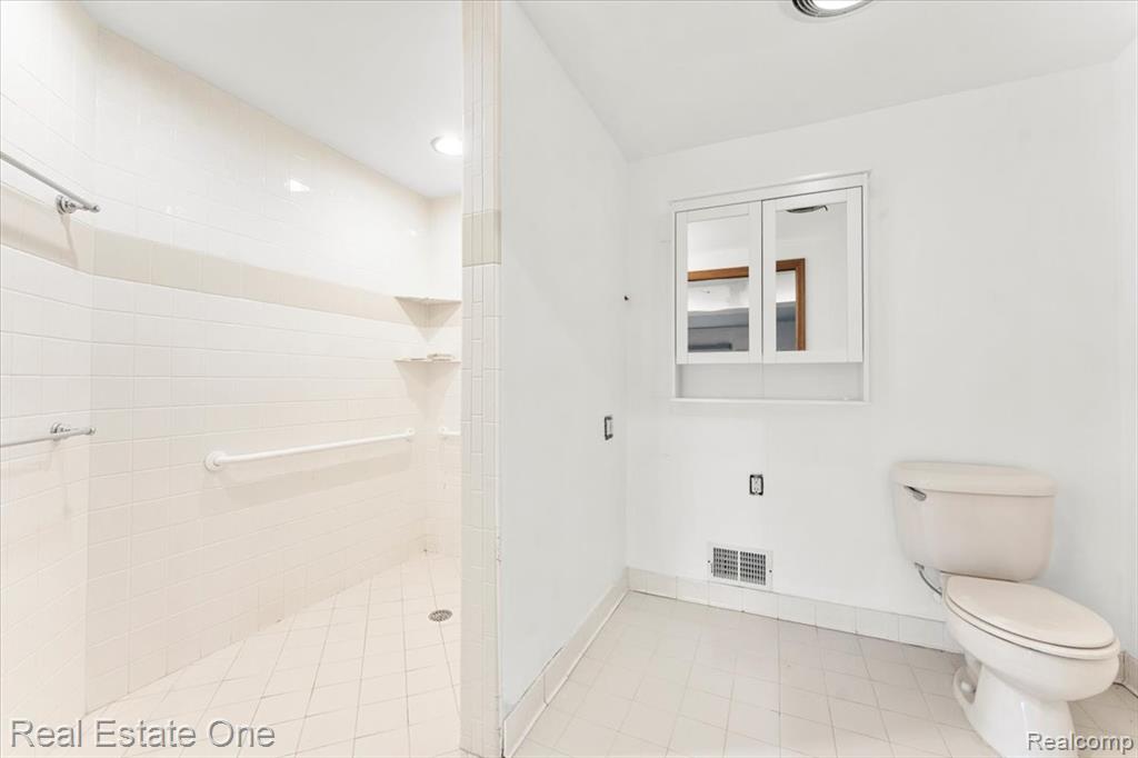 1353 Ford Avenue, Wyandotte, MI 48192 — Photo 36