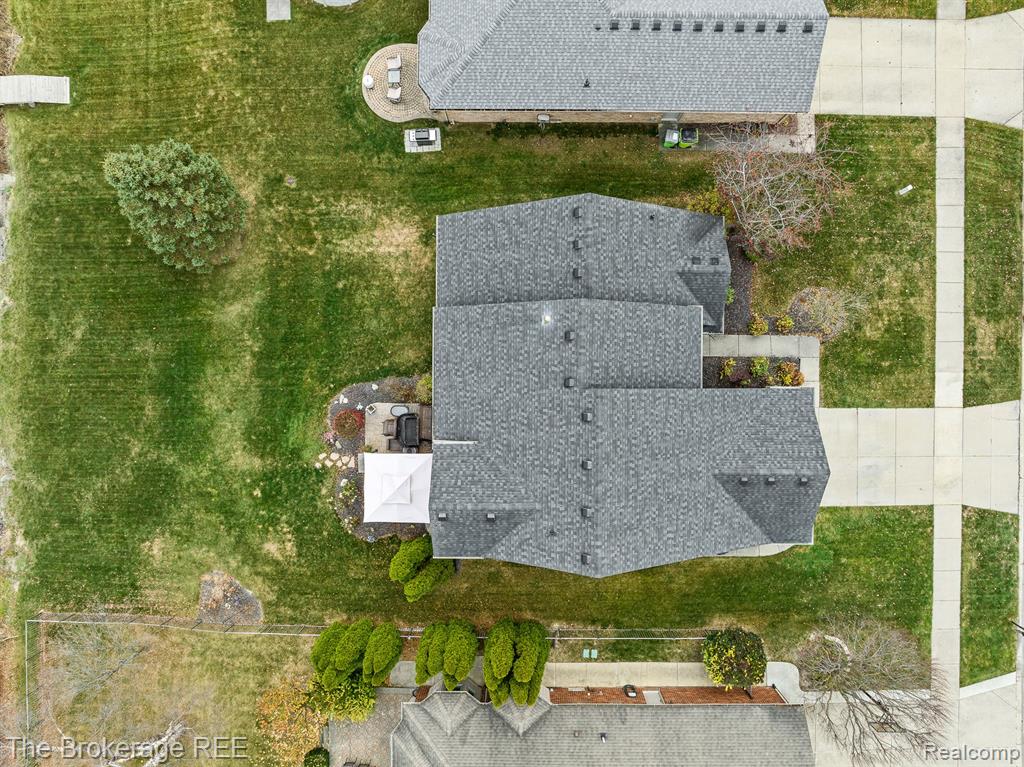 49730 WILLOWOOD Drive, Macomb, MI 48044 — Photo 47