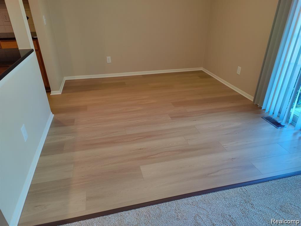 433 FOX HILLS Drive S, 3, Bloomfield Hills, MI 48304 — Photo 11