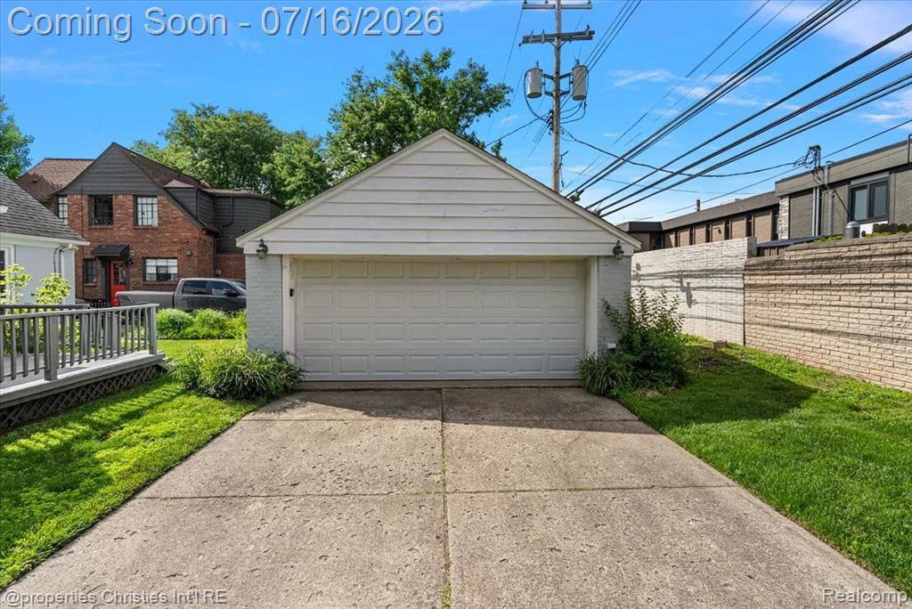 26642 York Road, Huntington Woods, MI — Photo 48