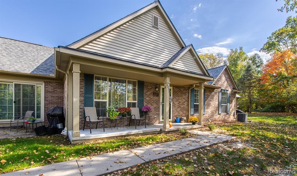 4091 Stonebridge, Holly, MI 48442 — Photo 2
