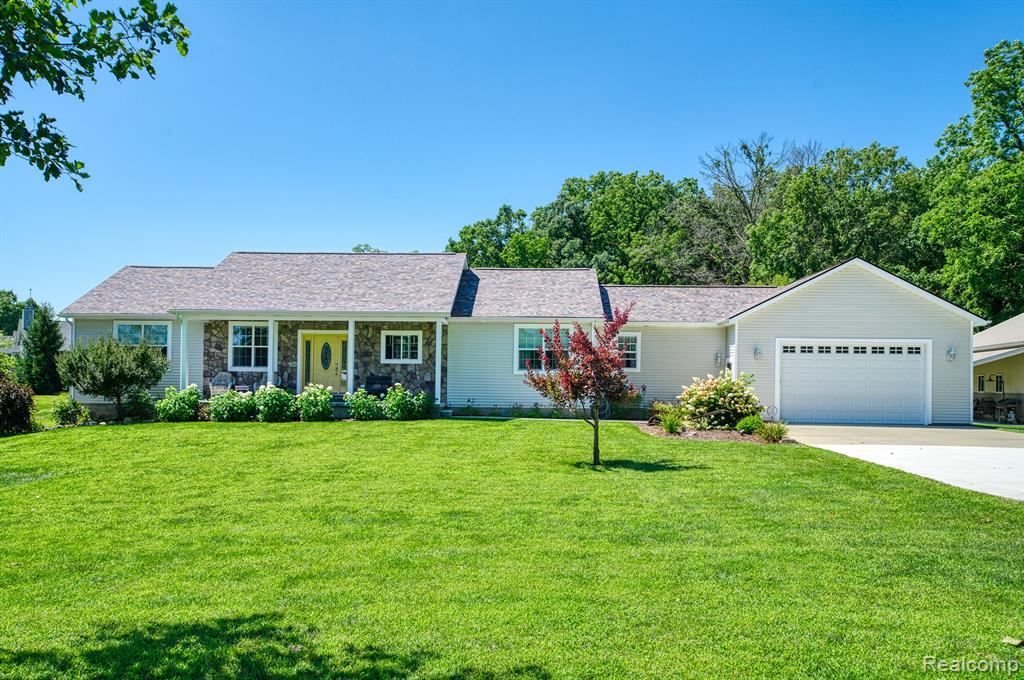 10031 IOSCO RIDGE Drive, Gregory, MI 48137 — front exterior