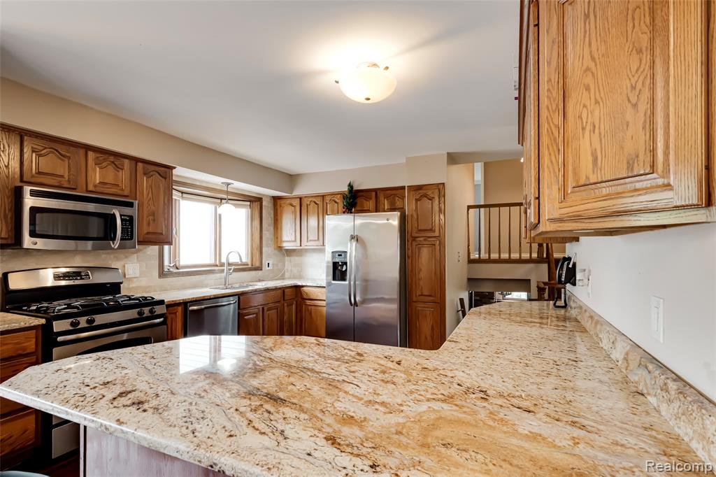 24705 Colonial Drive, Woodhaven, MI 48183 — Photo 24