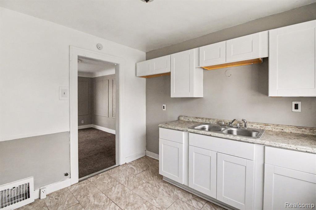 16728-16730 Woodingham Drive, Detroit, MI 48221 — Photo 10