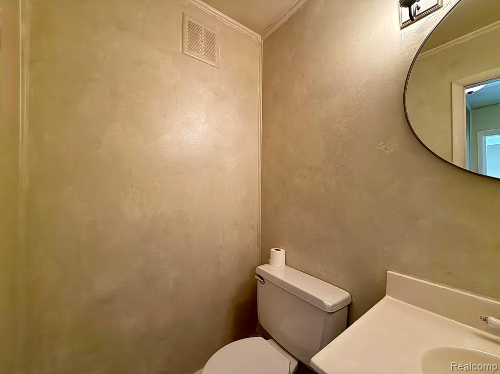 805 Estrada Drive, Belleville, MI 48111 — Photo 9