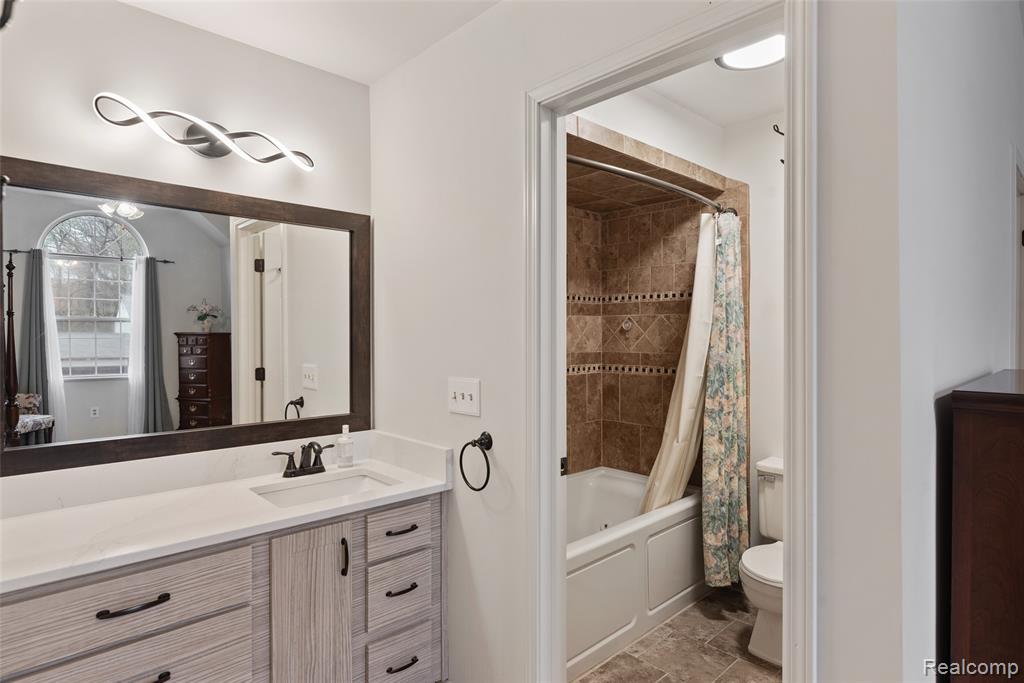 4325 Heatherstone Drive, Waterford, MI 48329 — Photo 25