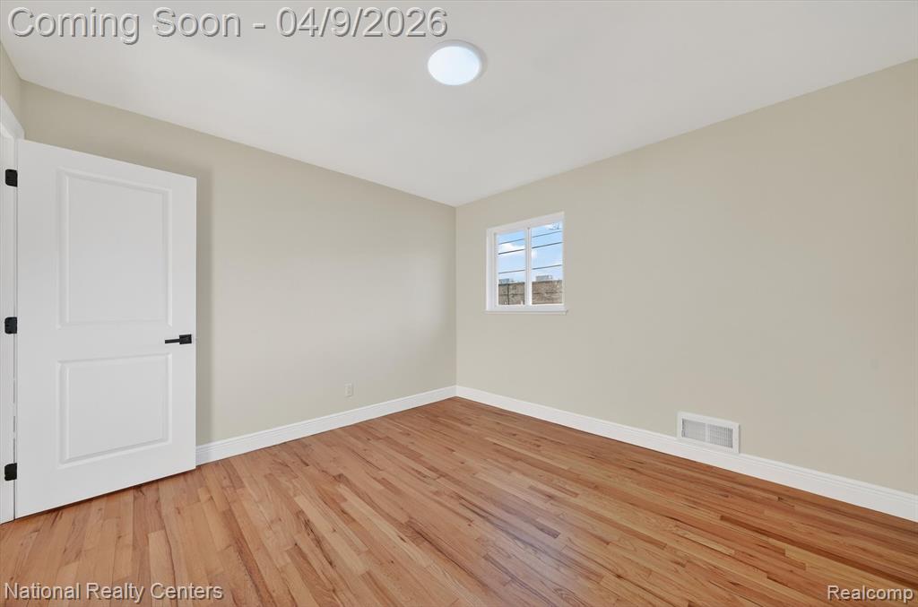 205 Royal Park Lane, Madison Heights, MI 48071 — Photo 31